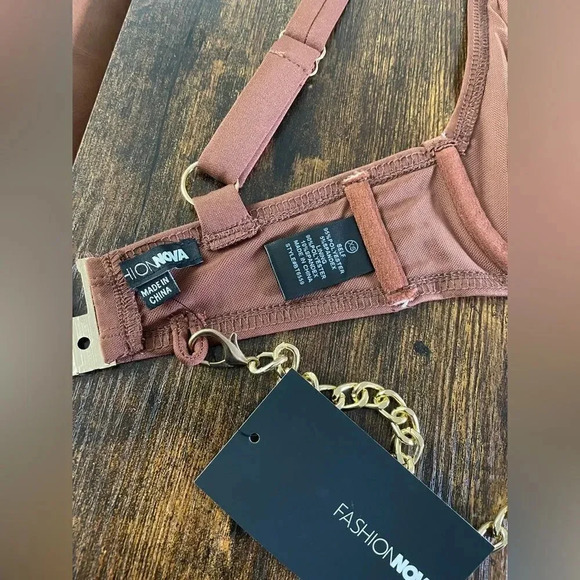 FashionNova Chocolate Brown Chain Top - Picture 8 of 9